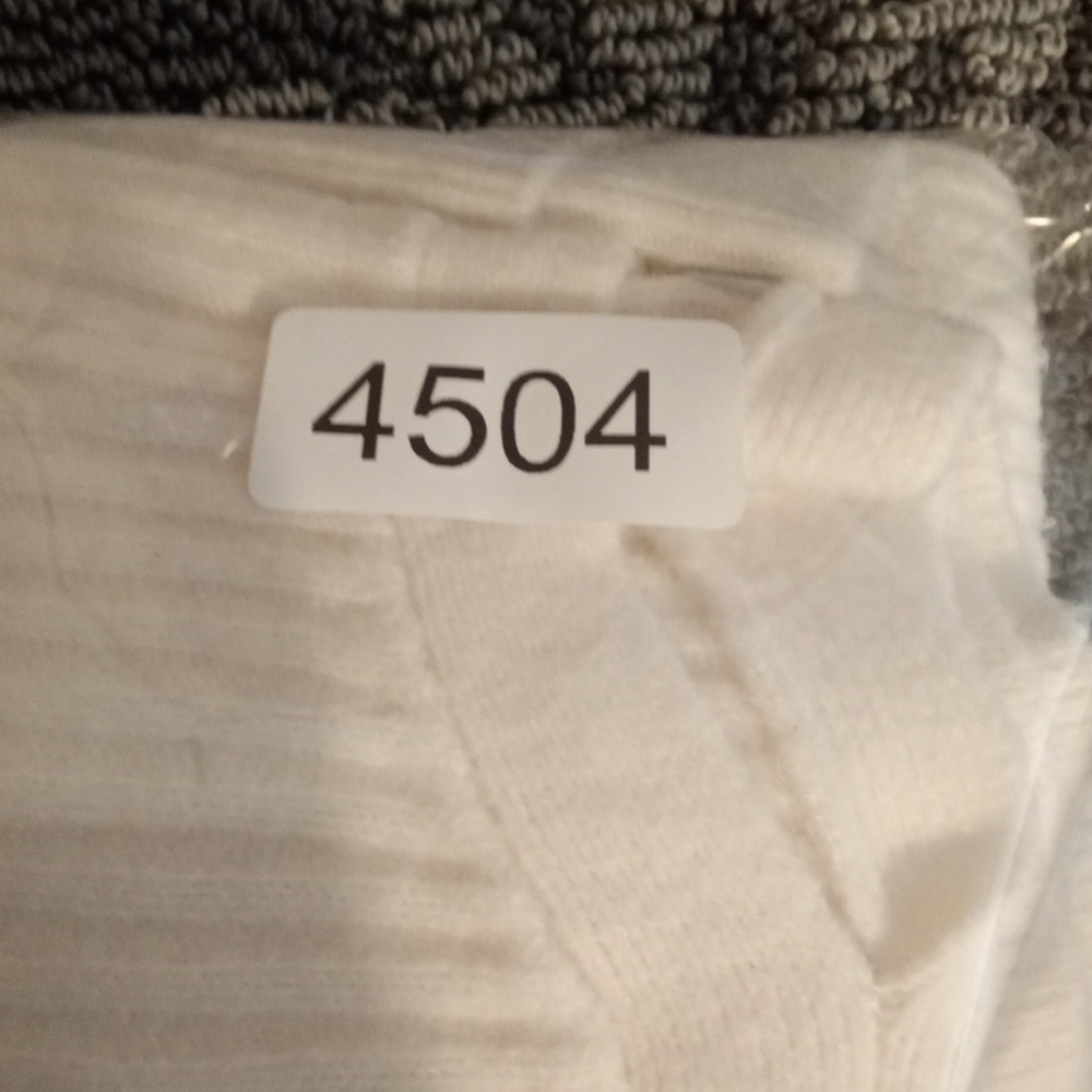 Athleta Cream Crew Neck Sweater Soft Knit Minimalist Design Merino Size Large - Picture 10 of 10
